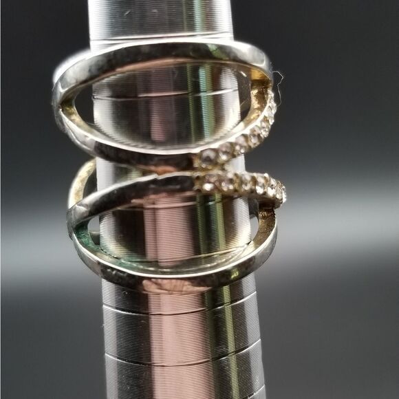 EternalĀ love x cross ring sizeā9. R132 - Picture 2 of 4